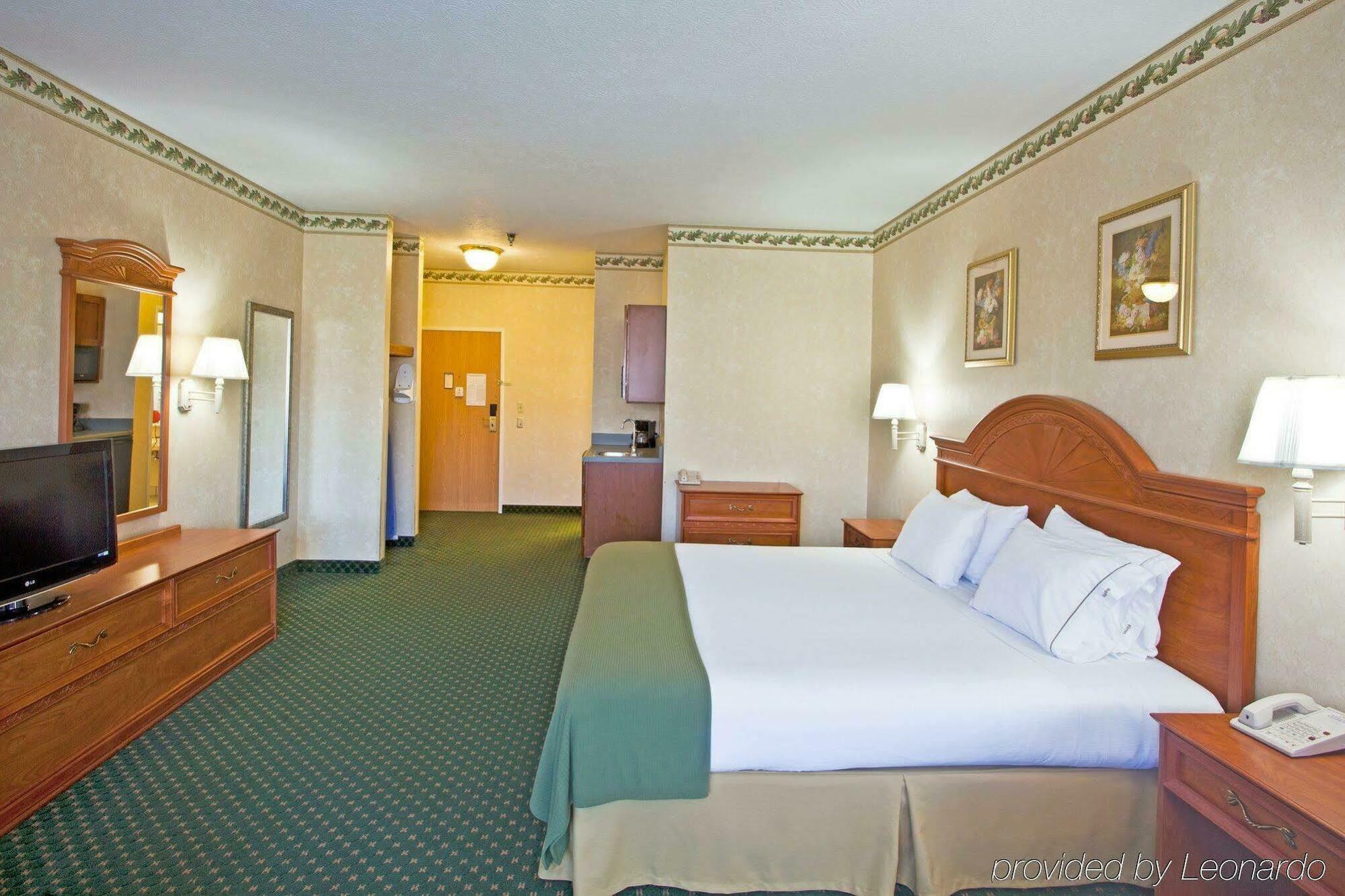 Holiday Inn Express Hotel & Suites Charlotte By Ihg Exterior foto